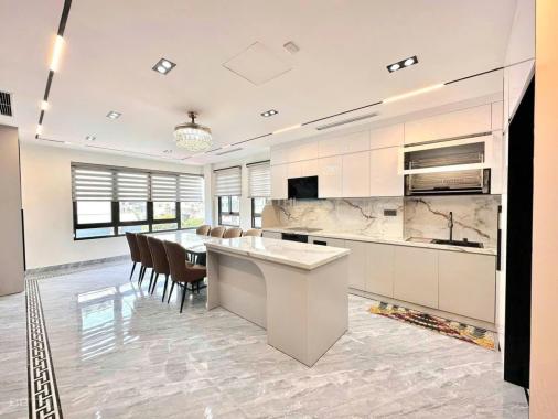 CÓ 102. BÁN NHÀ LÝ SƠN  LONG BIÊN, 7 TẦNG, GA RA Ô TÔ NGỦ T1, 3 BƯỚC RA PHỐ, GIÁ HỜI
