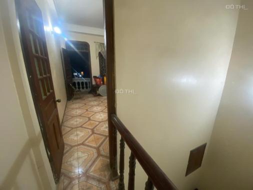 Cần bán nhanh nhà chính chủ phố Sơn Tây, MT 5,5m, 25/28m2, 3 tầng 1 tum, gần Lăng Bác.