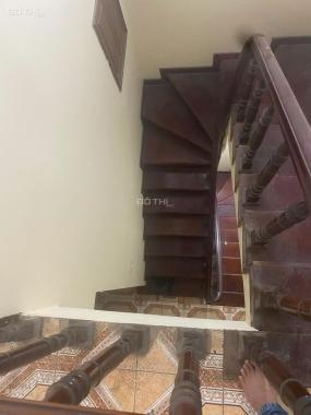Cần bán nhanh nhà chính chủ phố Sơn Tây, MT 5,5m, 25/28m2, 3 tầng 1 tum, gần Lăng Bác.