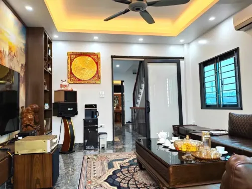 SIÊU HIẾM NHÀ PHỐ THẠCH BÀN ~14.5 TỶ 7 TẦNG THANG MÁY – NGÕ Ô TÔ – CÁCH PHỐ 20M