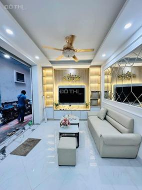 Nhà Đẹp Cầu Giấy -30m2-5 tầng -Mt 6.5 m-30ra ô tô-nhỉnh 7 tỷ