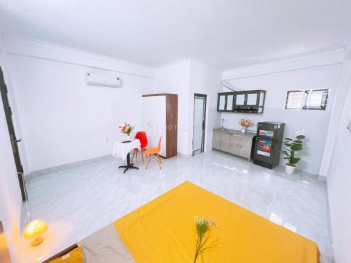 Studio 40m² full nội thất, cửa sổ lớn – Lạc Long Quân, Tây Hồ, 5tr