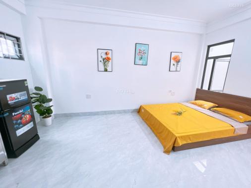Studio 40m² full nội thất, cửa sổ lớn – Lạc Long Quân, Tây Hồ, 5tr