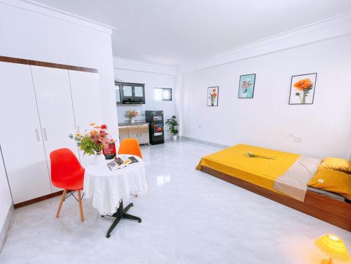 Studio 40m² full nội thất, cửa sổ lớn – Lạc Long Quân, Tây Hồ, 5tr