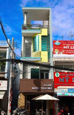 Chính chủ bán nhà 1 trệt 3 lầu, 6PN, mặt tiền Hùng Vương, TP Long Xuyên, sổ hồng riêng, giá 16 tỷ