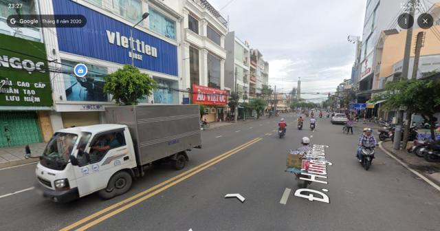 Chính chủ bán nhà 1 trệt 3 lầu, 6PN, mặt tiền Hùng Vương, TP Long Xuyên, sổ hồng riêng, giá 16 tỷ