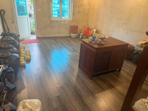 Chính chủ bán nhà mặt phố 146m2- 4 tầng, đang kinh doanh tốt, 1 mặt tiền, 1 mặt thoáng.