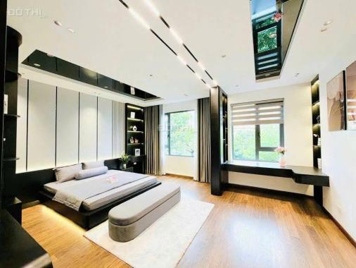 BÁN NHÀ CẠNH VINHOMES RIVERSIDE, KINH DOANH, GA RA Ô TÔ, TM, TẶNG NỘI THẤT CHẤT, MT KHỦNG