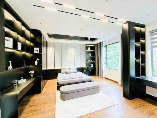 BÁN NHÀ CẠNH VINHOMES RIVERSIDE, KINH DOANH, GA RA Ô TÔ, TM, TẶNG NỘI THẤT CHẤT, MT KHỦNG