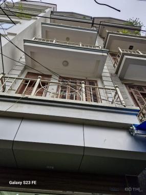 Chính Chủ Cho thuê nhà 4 tầng + 1 tum làm văn phòng tại Thái Hà, Đống Đa – ô tô vào tận cửa