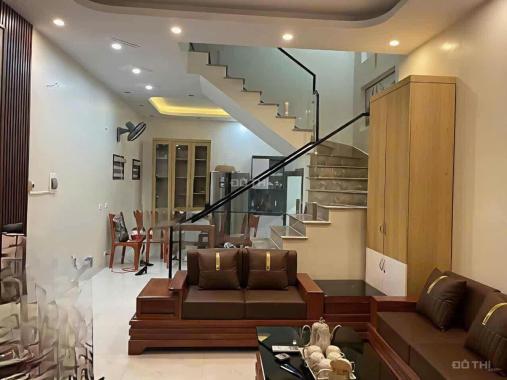 Chính chủ nhờ em Việt bán nhà đẹp Ỷ La chưa đến 5 tỷ