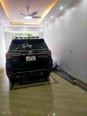 Nhà phố Trung tâm Mỹ Đình 42m 5T gara ô tô gần cao đẳng FPT giá 12 tỷ