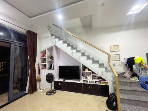 Bán nhà Lô Góc, 2 tầng, Ngay trung tâm khu phố Tây An Thượng