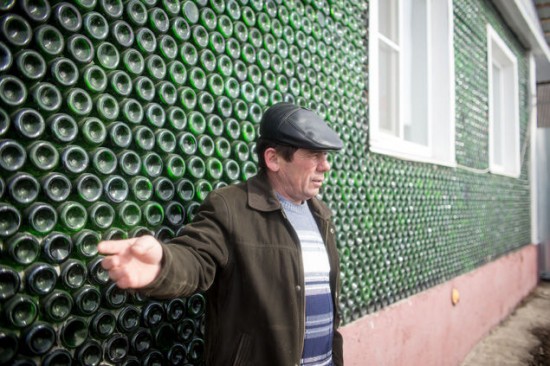 12.000 chai rượu sâm panh tạo nên một ngôi nhà kì lạ