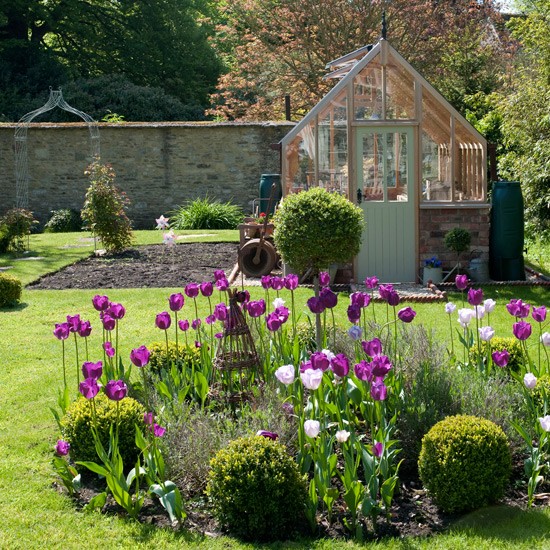 Làm đẹp sân vườn với chi phí siêu tiết kiệm
