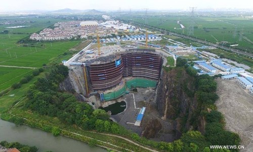 Khách sạn nửa tỷ USD dưới hố sâu 100m ở Trung Quốc