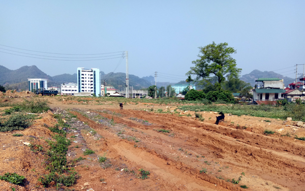 Đấu giá đất ở TP Sơn La: Chính quyền “đem con bỏ chợ”