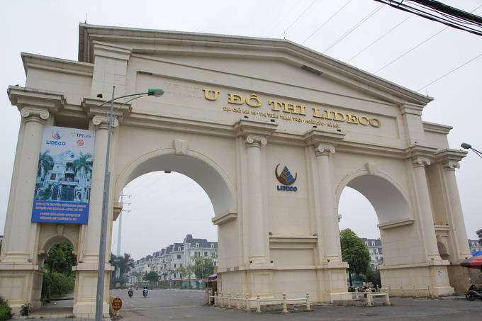 Nhiều biệt thự trị giá hàng chục tỷ đồng bị bỏ hoang ở Hà Nội
