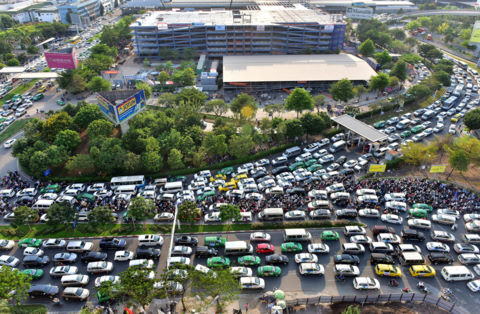 Tp.HCM: Mở rộng 2 con đường “giải cứu” kẹt xe ở Tân Sơn Nhất
