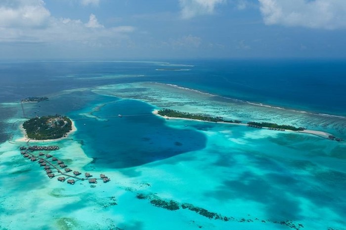 Vẻ đẹp trong suốt của đảo Rangali ở Maldives