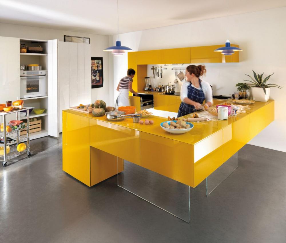 tủ bếp màu vàng
