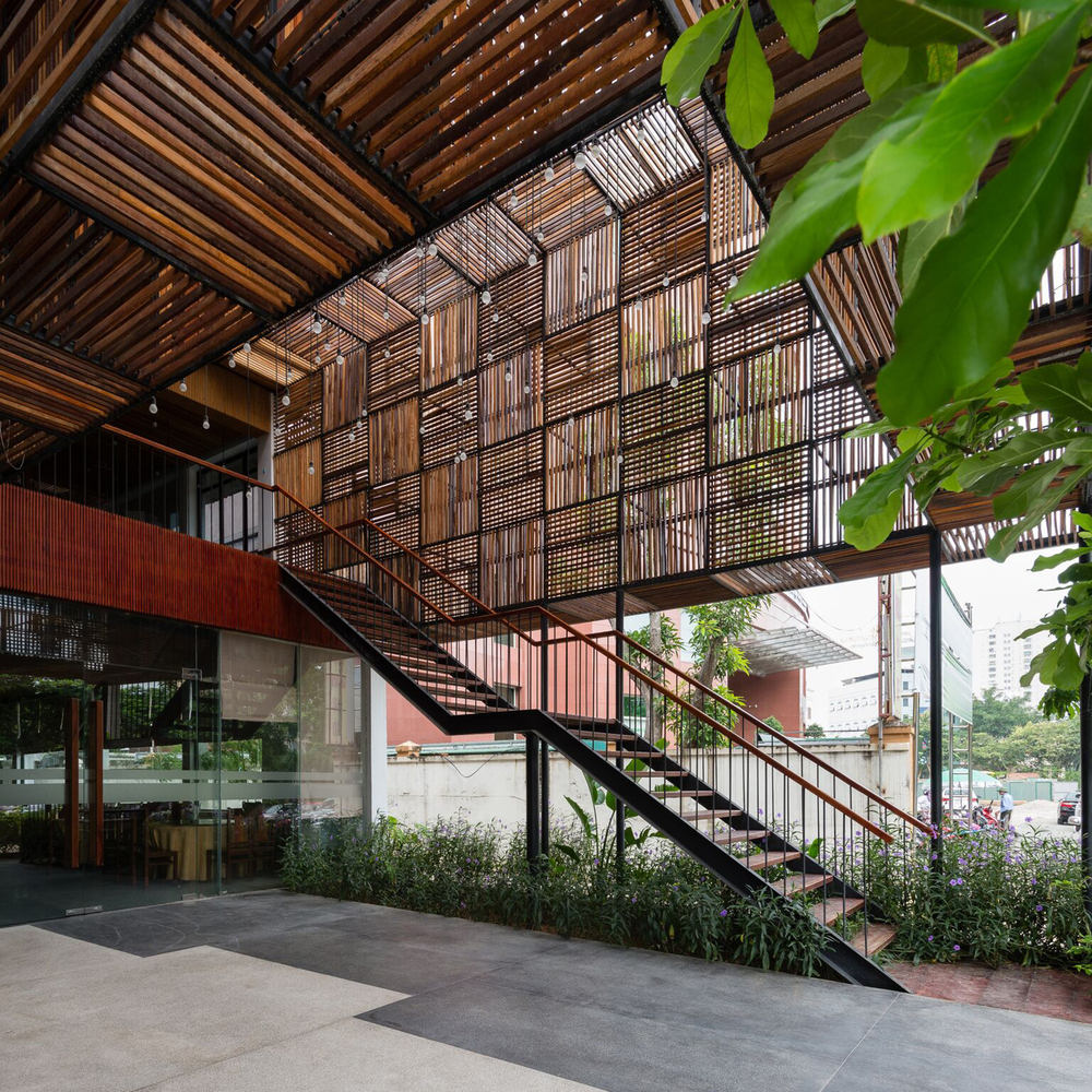 Báo ngoại ấn tượng với kiến trúc độc đáo của khách sạn Sài Gòn Thương Mại