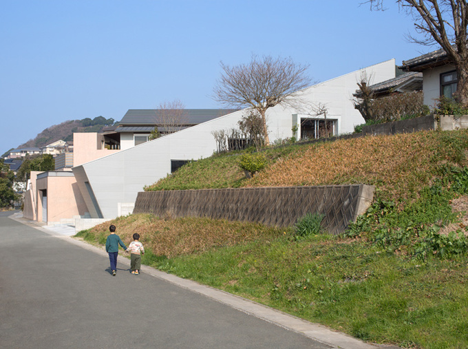 Độc đáo ngôi nhà 5 tầng không vách ngăn ở Nhật