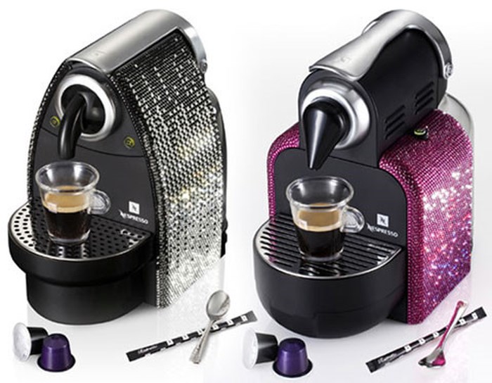 Máy pha cà phê Nespresso nạm pha lê có giá 1.000 USD.