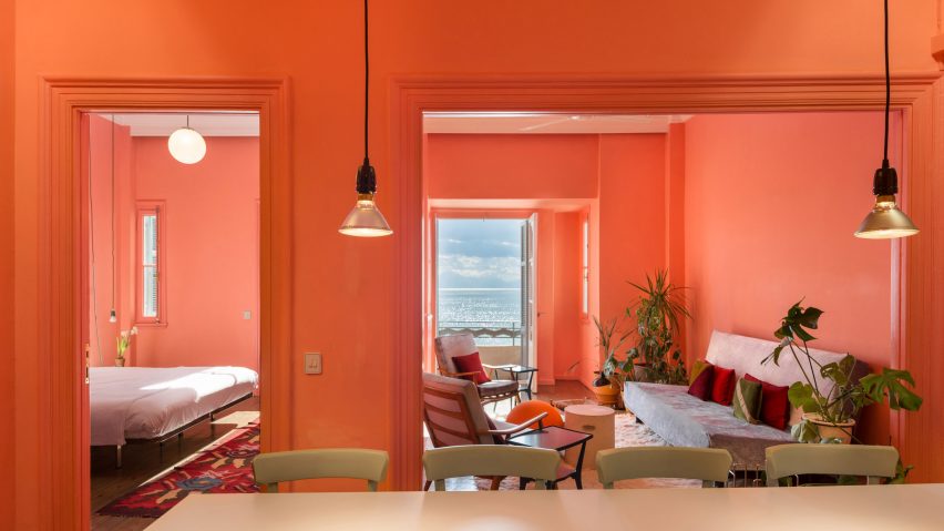 Căn hộ phong cách art-deco đầy màu sắc bên bờ biển Địa Trung Hải thơ mộng