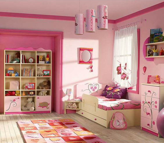 Phòng ngủ của con gái với tông màu hồng ngọt ngào 