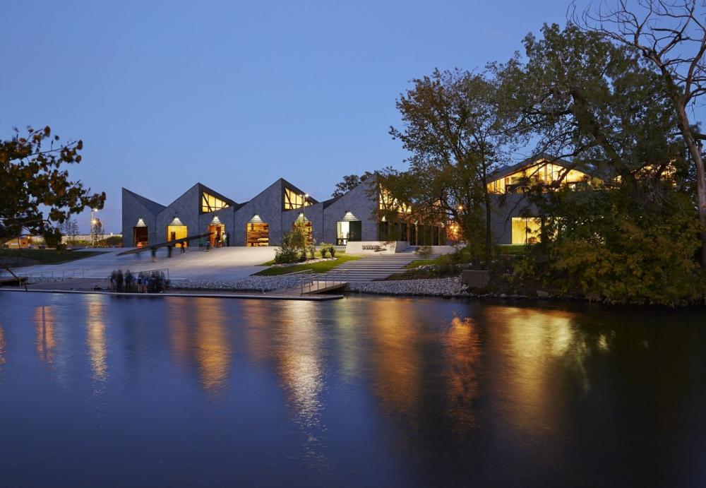 thiết kế nhà cạnh hồ nước