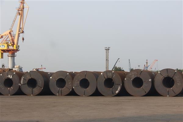 Giá sắt thép nhập khẩu tăng hơn 3 triệu đồng mỗi tấn