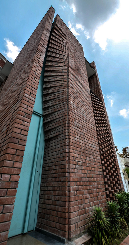 brick curtain 26 91c6