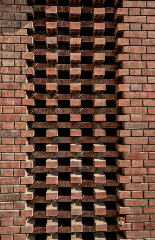 brick curtain 4 e05a