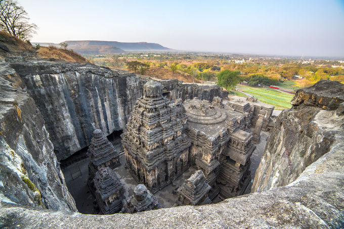 đền cổ Kailasa ở Ấn Độ