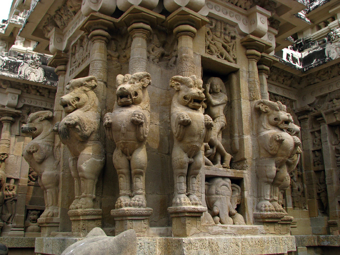 đền cổ Kailasa là một tác phẩm nghệ thuật xuất sắc