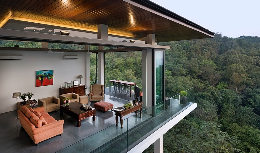 Biệt thự 3 tầng hiện đại tọa lạc giữa rừng nhiệt đới