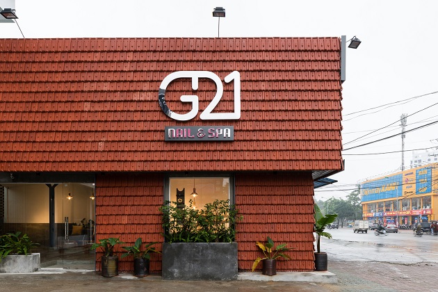 Tiệm làm móng ở Nghệ An nổi bật trên báo ngoại với lớp ngói đỏ truyền thống