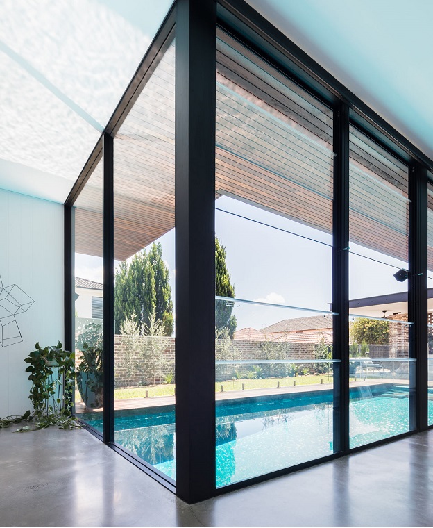 Độc đáo thiết kế nhà bao quanh bể bơi ở Sydney