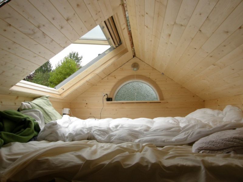 phòng ngủ trên tầng áp mái