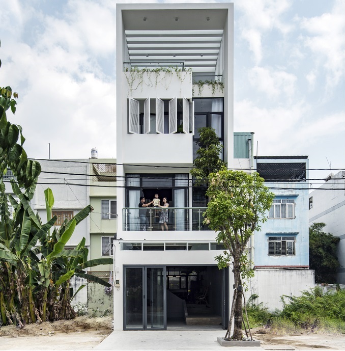 Connect House - nhà ống hiện đại kết nối con người và thiên nhiên