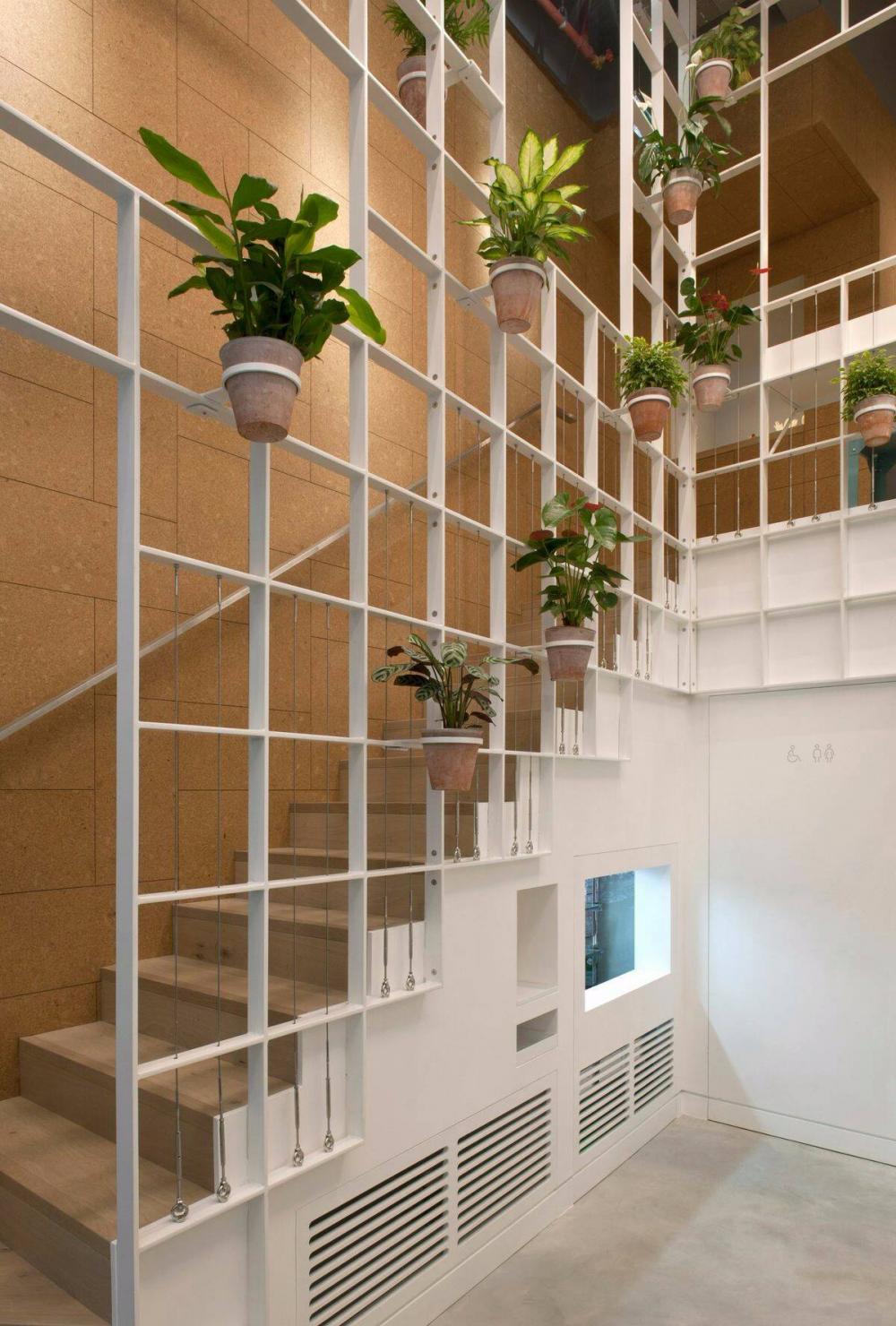 12 mẫu cầu thang độc đáo, thông thoáng dành cho nhà phố hiện đại