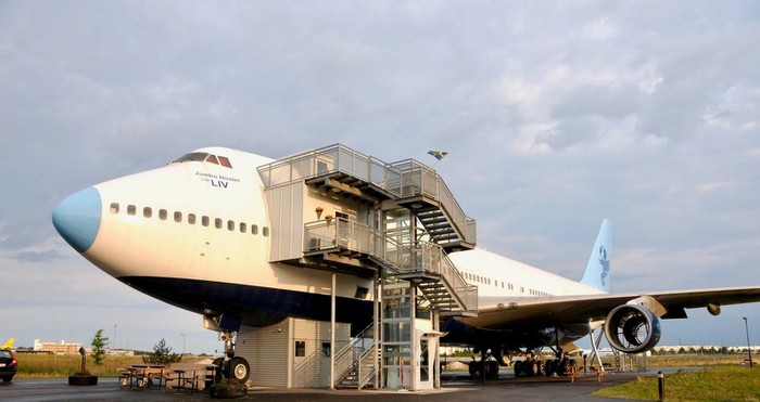 Máy bay Boeing 747 được cải tạo thành khách sạn