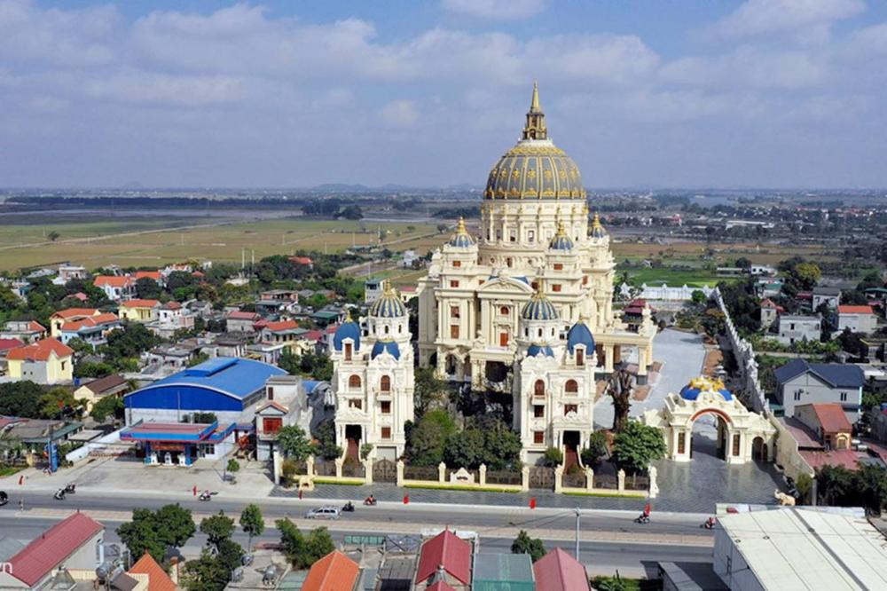 lâu đài nghìn tỷ ở Ninh Bình