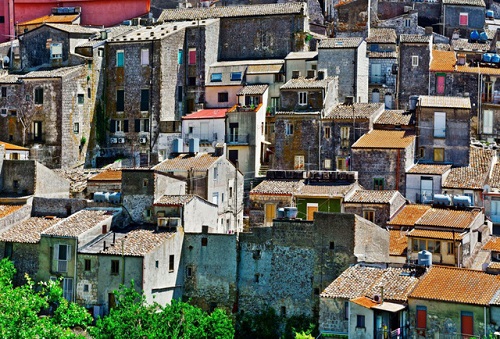 Hàng trăm căn nhà ở Ý được rao bán với giá chỉ 26.000 đồng