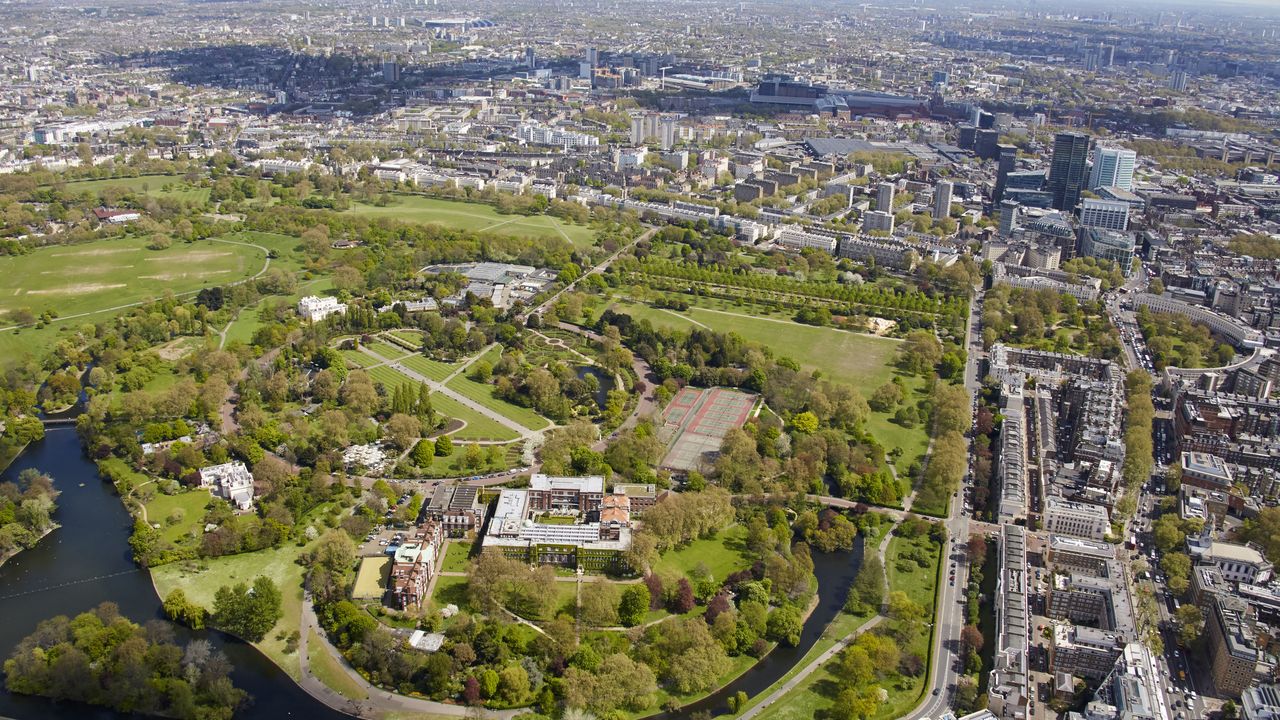 Giá bán bất động sản gần công viên ở New York, London tăng mạnh