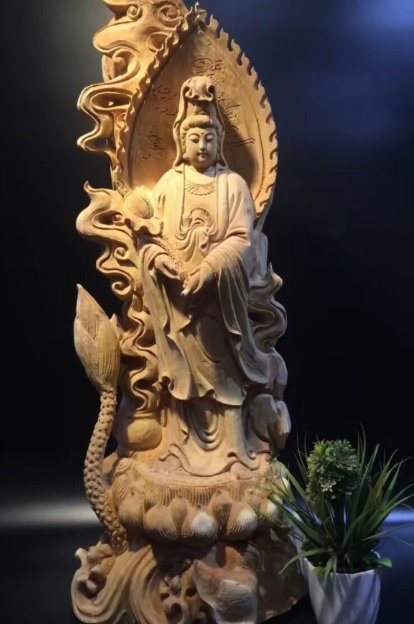 tượng Phật Bà Quan Âm đặt ở nơi cao ráo