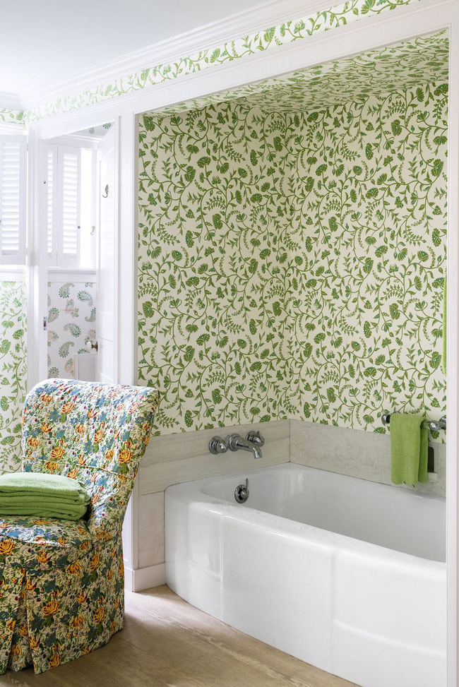 họa tiết lá cây xanh mát từ giấy dán tường phòng tắm