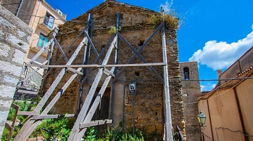 Một thị trấn cổ ở Ý tặng nhà miễn phí cho người dân