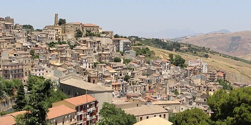 một góc thị trấn Cammarata ở Sicily, Italy